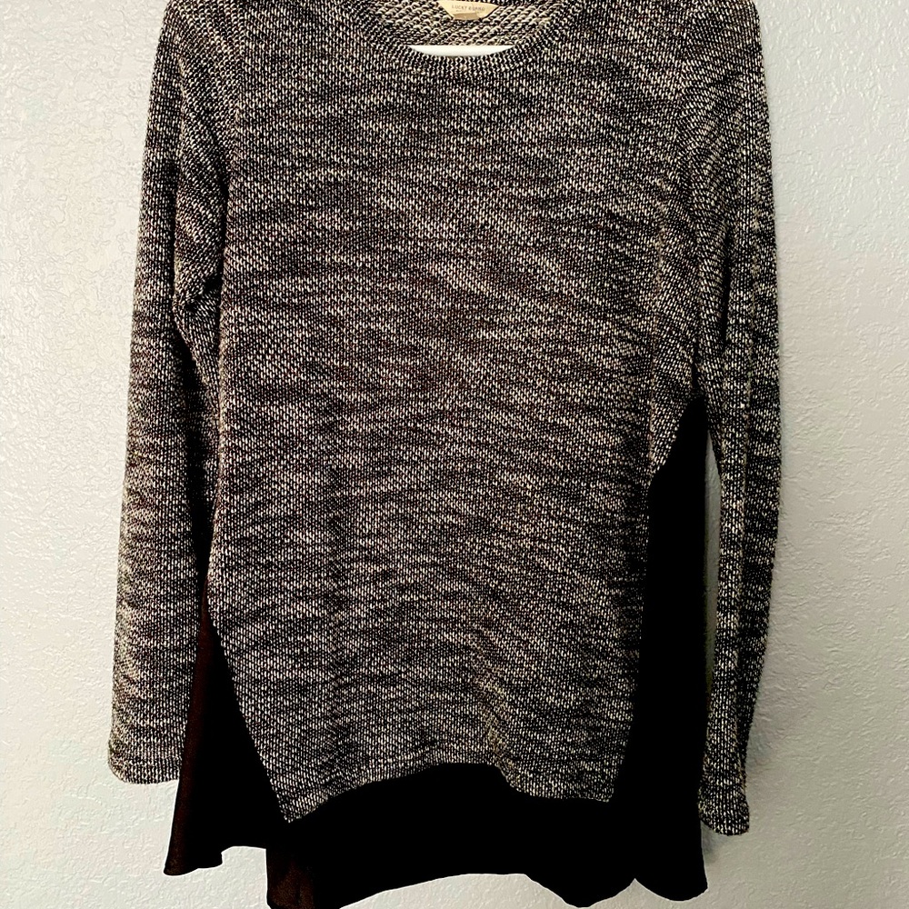 Long sleeve top. Size medium. Lucky brand.